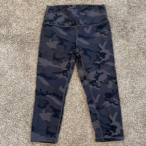Zyia Forest Camo Luxe Hi-Rise Capri 20"